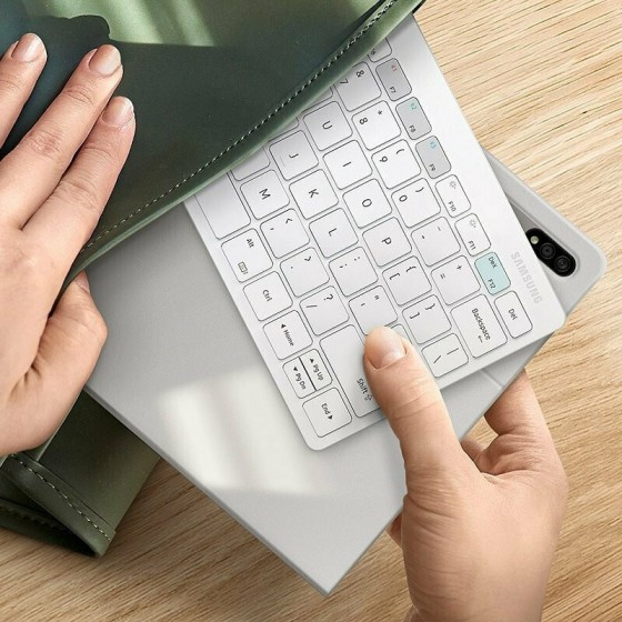 Samsung Multi Trio Ασύρματο Bluetooth Πληκτρολόγιο Αγγλικό US Λευκό(EJ-B3400UWEGEU)